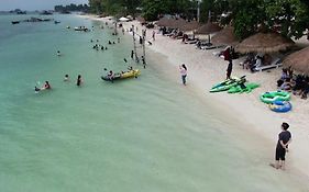 Madu Tiga Beach&Resort